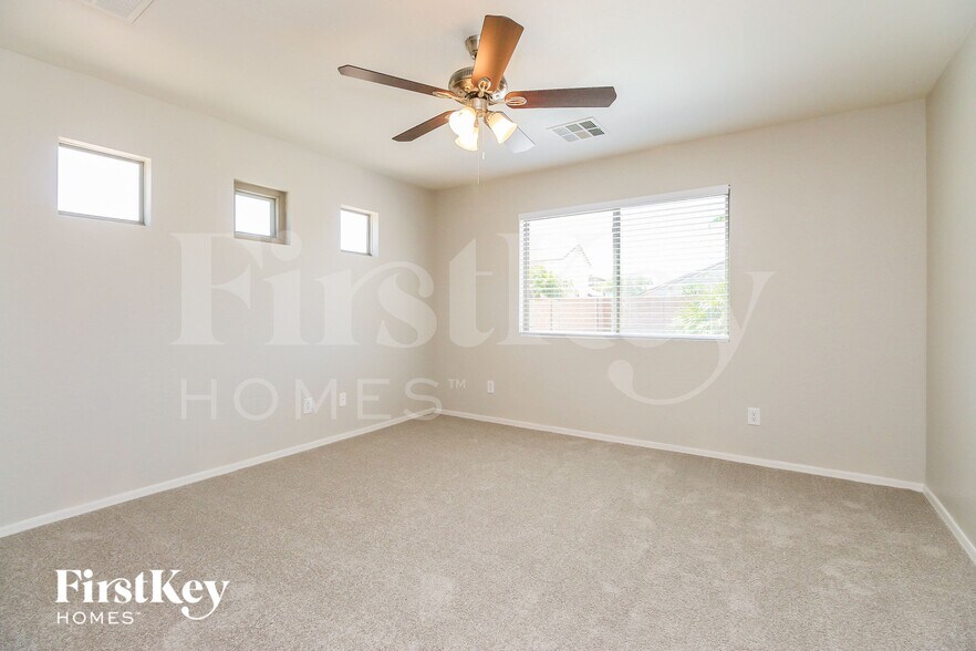 Building Photo - 2647 W Canyon Way