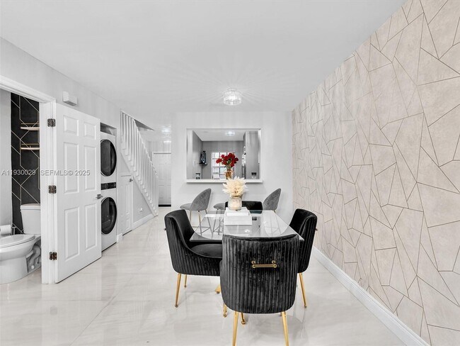 Building Photo - 6747 Sienna Club Dr