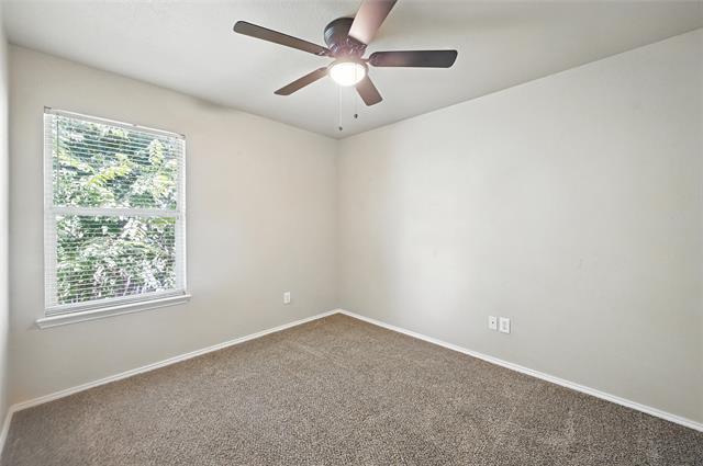 Building Photo - 1321 Village Garden Dr