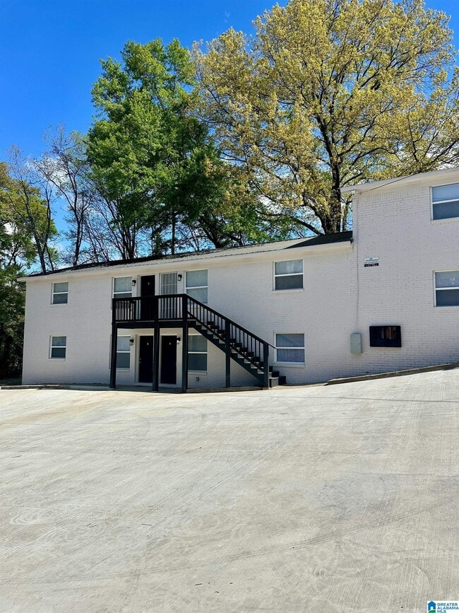 Building Photo - 1911 19th Ct N