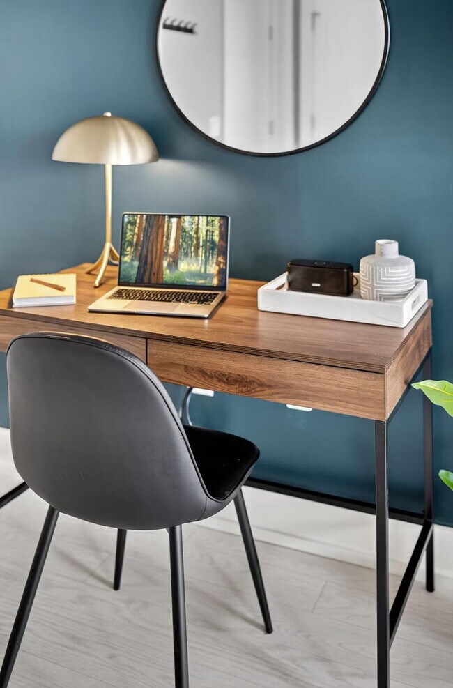 Building Photo - 400 Walnut St