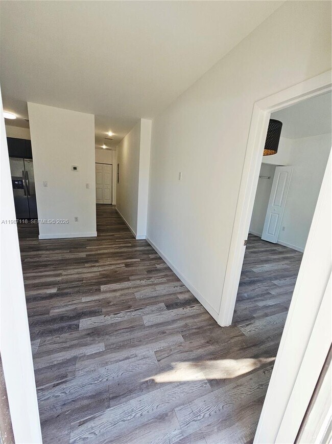 Building Photo - 127 NE 184th Terrace