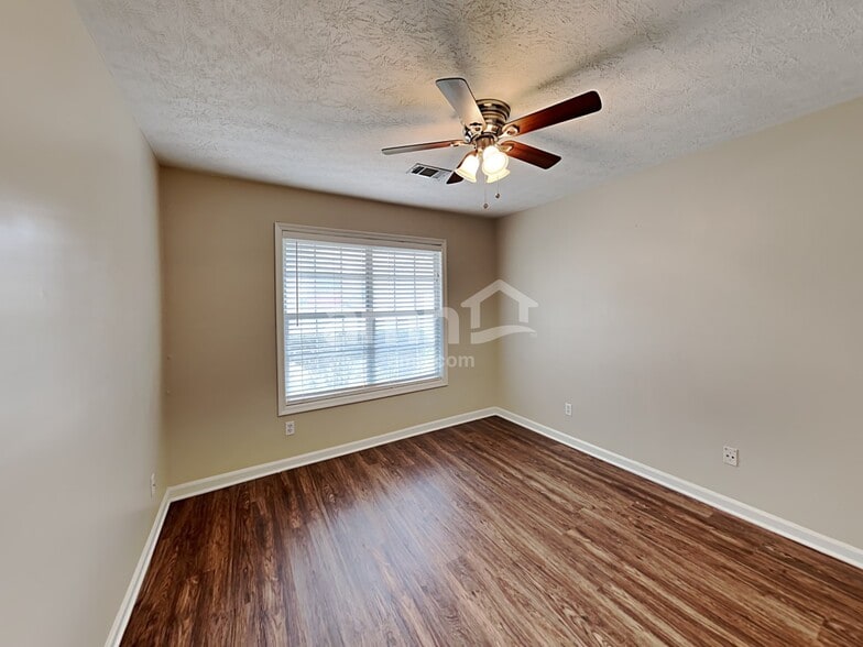 Building Photo - 805 Chatham Park Dr