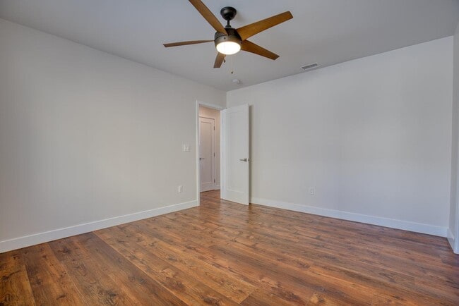 Building Photo - 1628 Thomas Ave