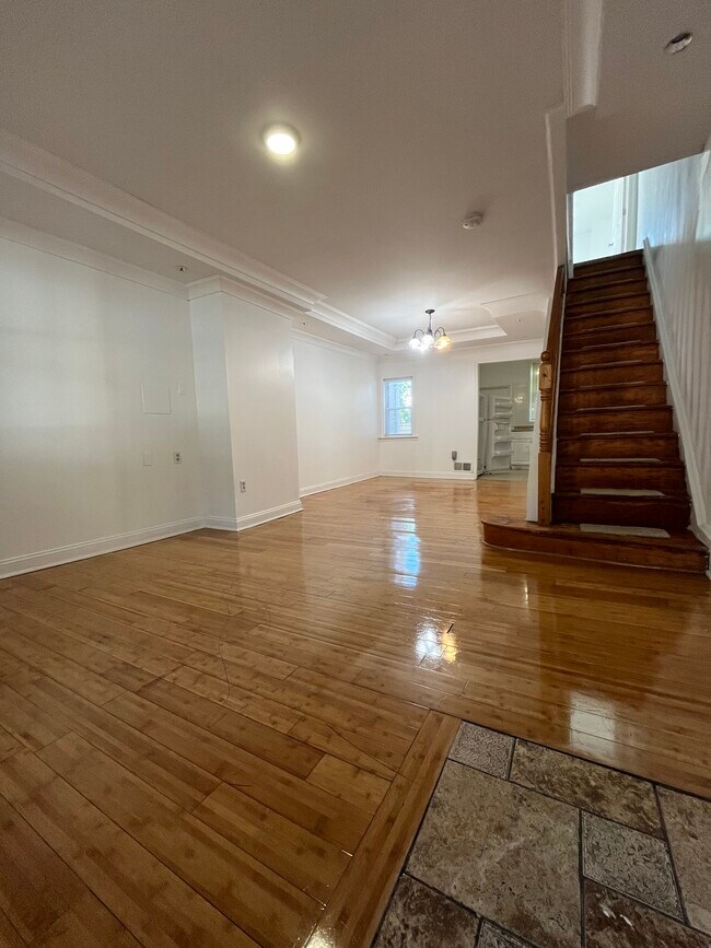 Building Photo - 1617 S 26th St