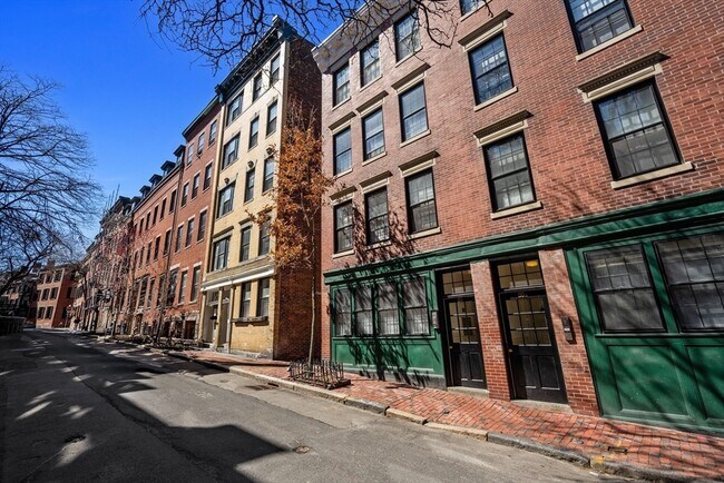 Building Photo - 80 W Cedar St