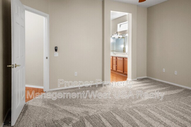 Building Photo - 17547 W Calistoga Dr