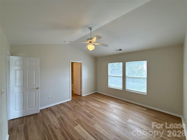 Building Photo - 9402 Darwick St