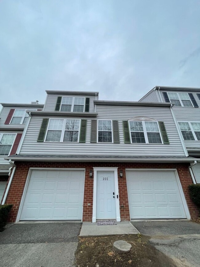 Building Photo - Christiansburg, 3 BR / 2.5 BA Available