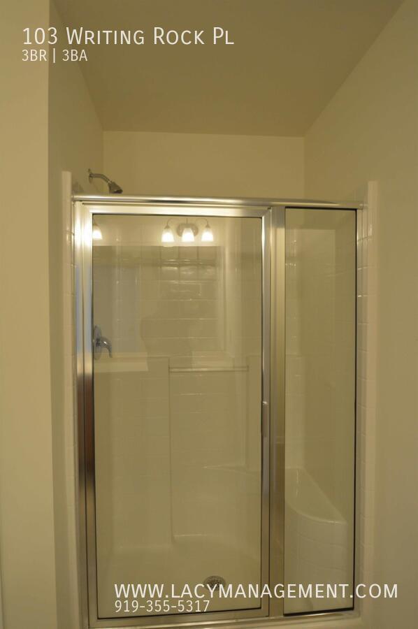 Building Photo - 103 Writing Rock Pl