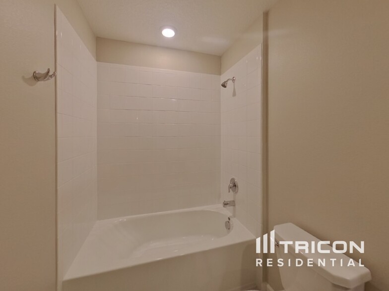 Building Photo - 33546 Sky Blossom Cir