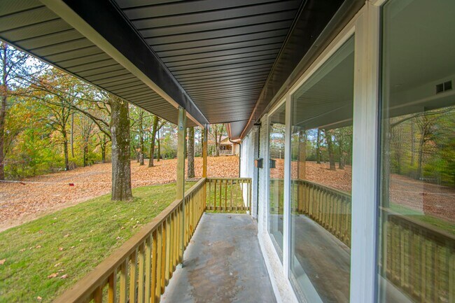 Building Photo - Large Open-Concept 4 Bedroom with Stunning Pond Views!