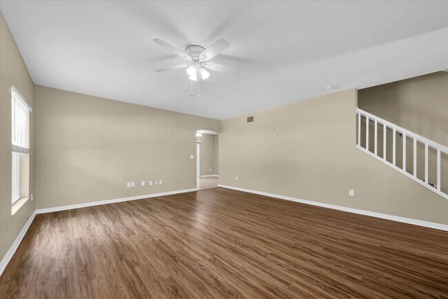 Building Photo - Updated 4BR with Bonus Room in Riverview!