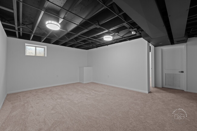 Building Photo - 2735 Springdale Cir