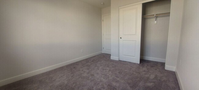 Building Photo - 755 Crimson Cir