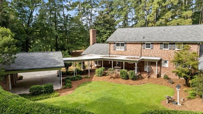 Building Photo - 221 Magnolia Ln