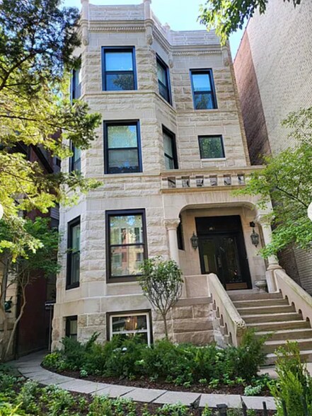 Building Photo - 511 W Barry Ave