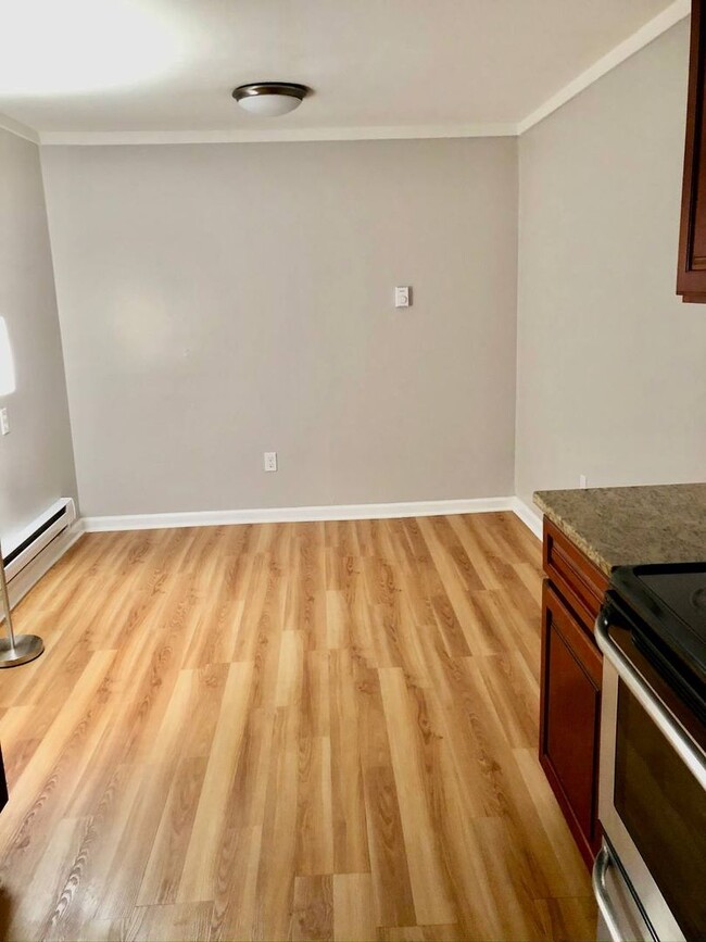 Building Photo - 418 N Darlington St