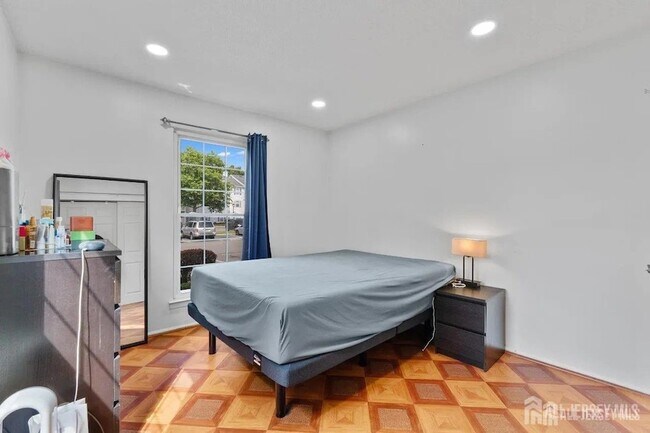 Building Photo - 251 Kempsey Dr