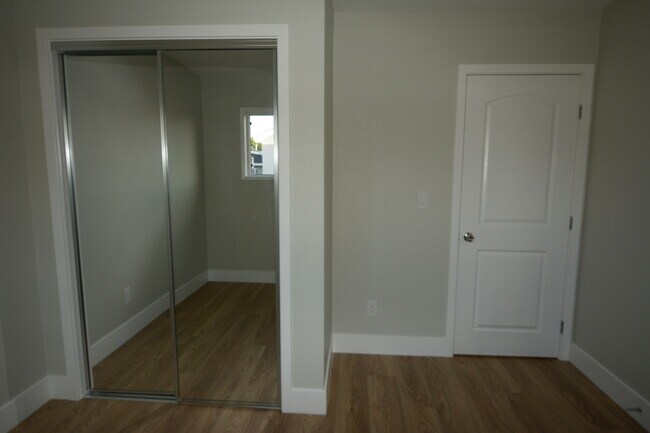 Building Photo - 4137 W 160th St