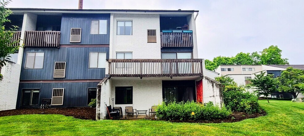 Outside of Apartment - 806 Stratford Dr