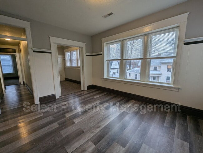 Building Photo - 345 W Williams St