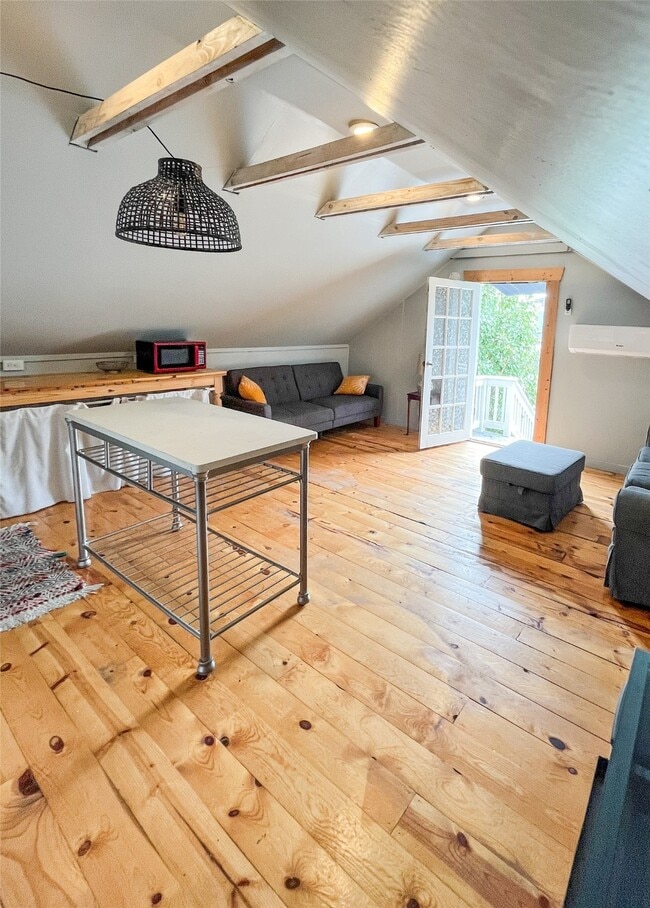 Building Photo - 1505 Church St