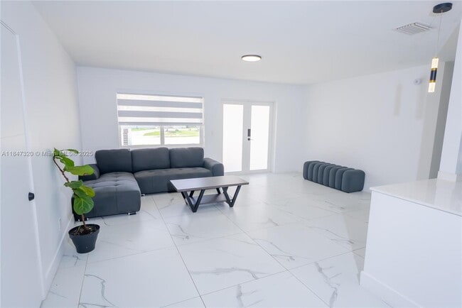 Building Photo - 11520 SW 57th St