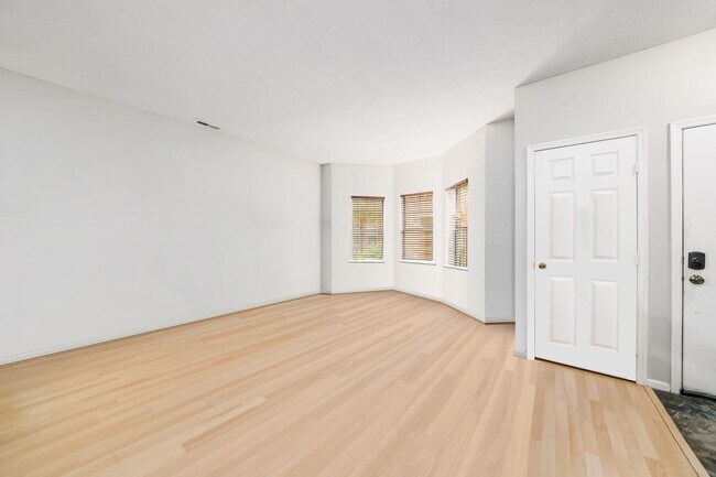 Building Photo - 46 Victorian Gate Wy