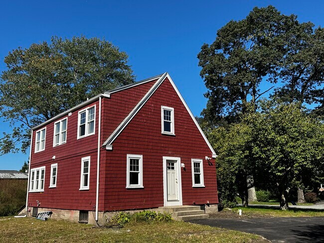 Building Photo - 96 Adams St