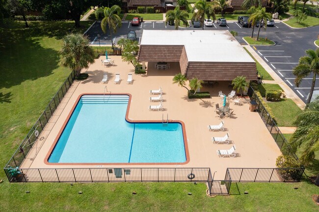 Building Photo - 2776 SW 15th St