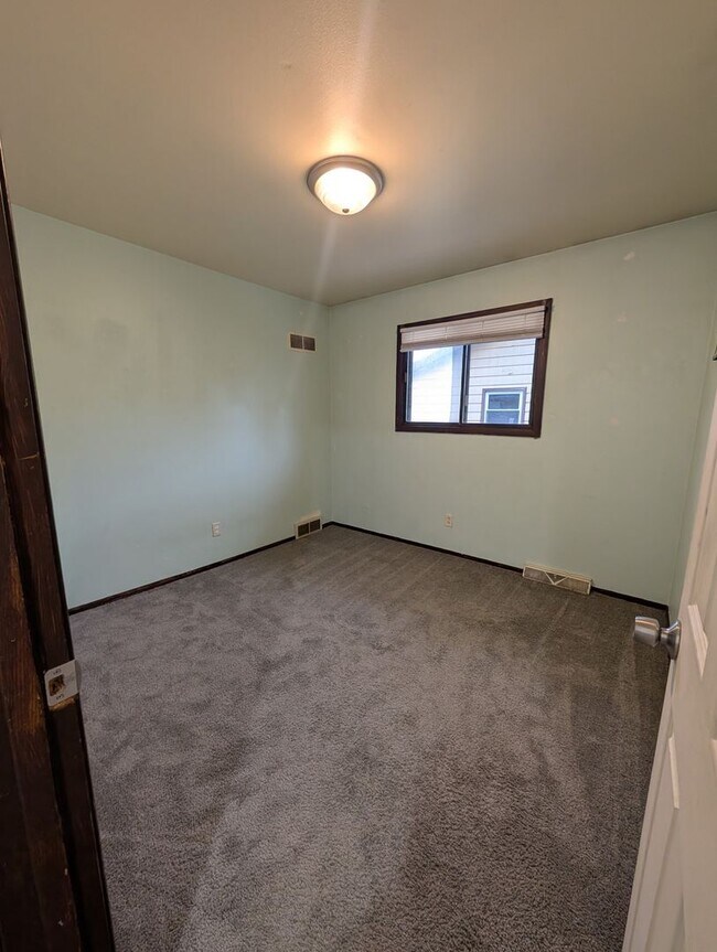 Building Photo - 6264-6266 N Denmark St. (Townhouse)