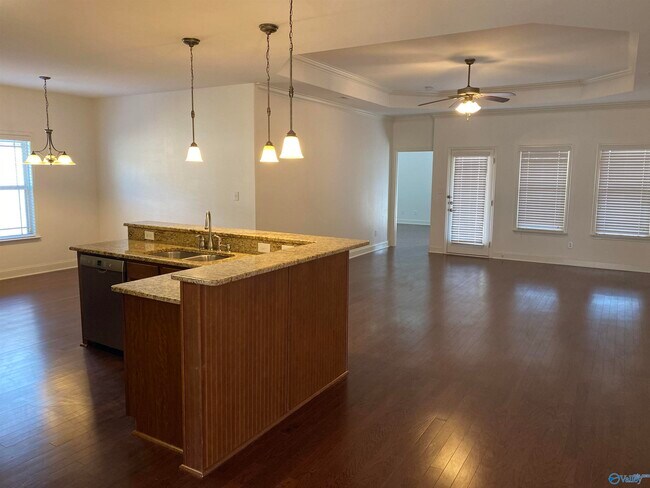 Building Photo - 3015 Hampstead Dr SE