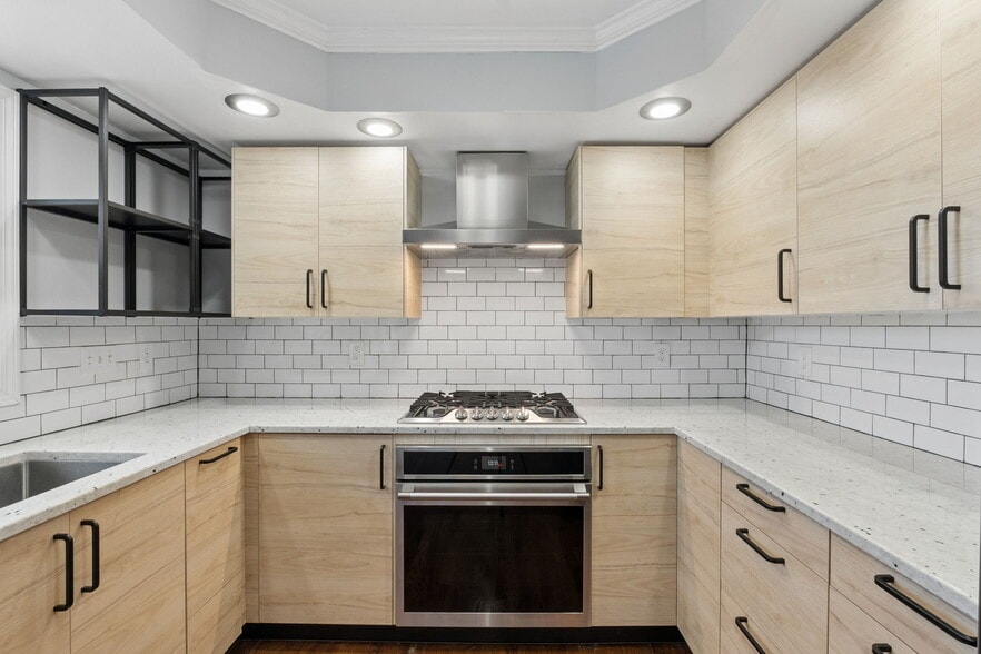 Building Photo - 103 Aurelia Ave