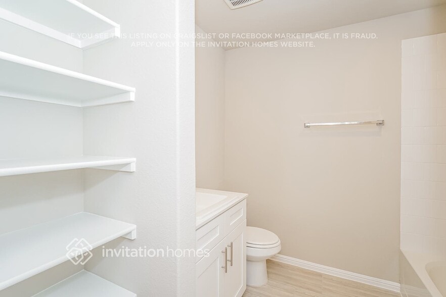 Building Photo - 444 Kaufman Dr