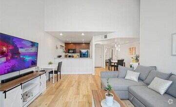 Building Photo - Discover this inviting 1-bedroom, 1-bathro...