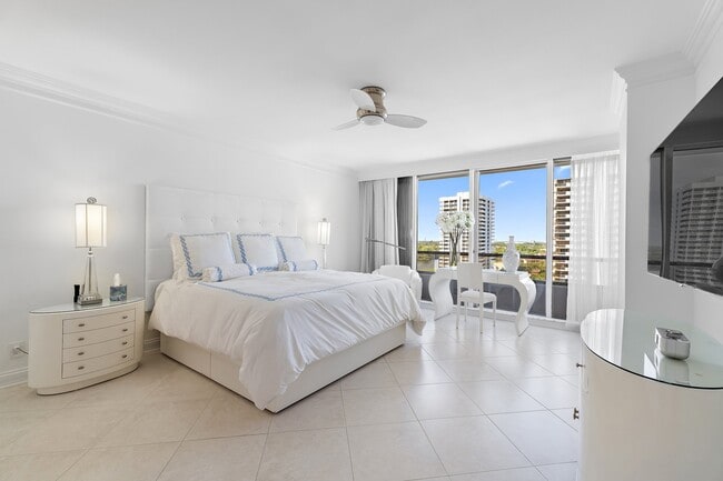 Building Photo - 100 Lakeshore Dr