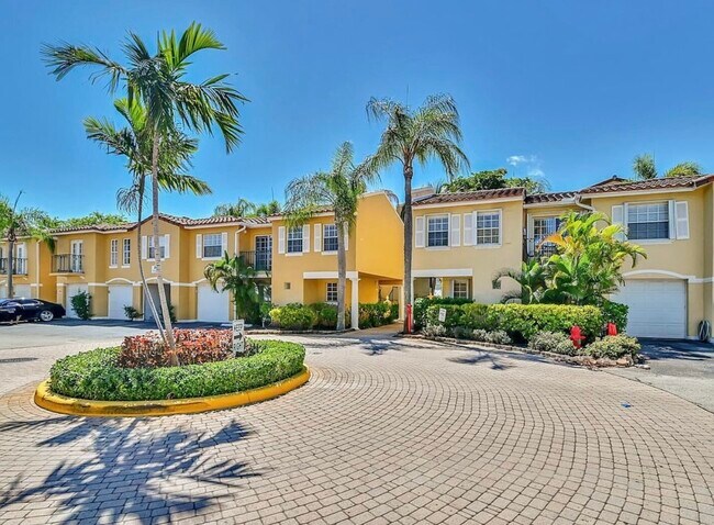 Building Photo - 1035 Lake Shore Dr