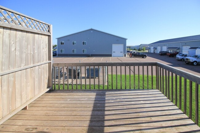 Building Photo - 1030 Tanner Ct
