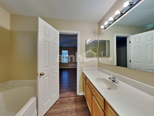 Building Photo - 4613 Cades Cove Dr