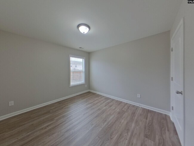 Building Photo - 333 Finch Ln