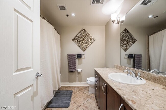 Building Photo - 150 S Las Vegas Blvd