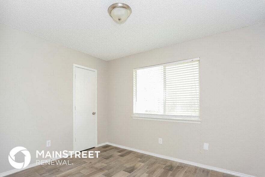 Building Photo - 5725 Northfield Dr