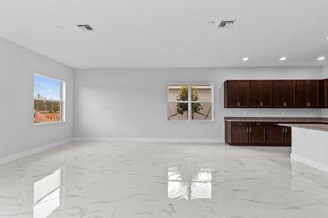 Building Photo - 15054 Wildwood Cir