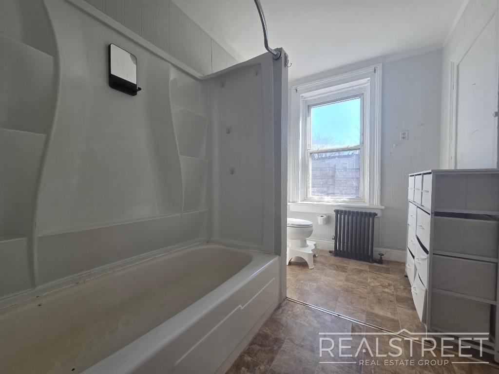 Building Photo - Hicks Street