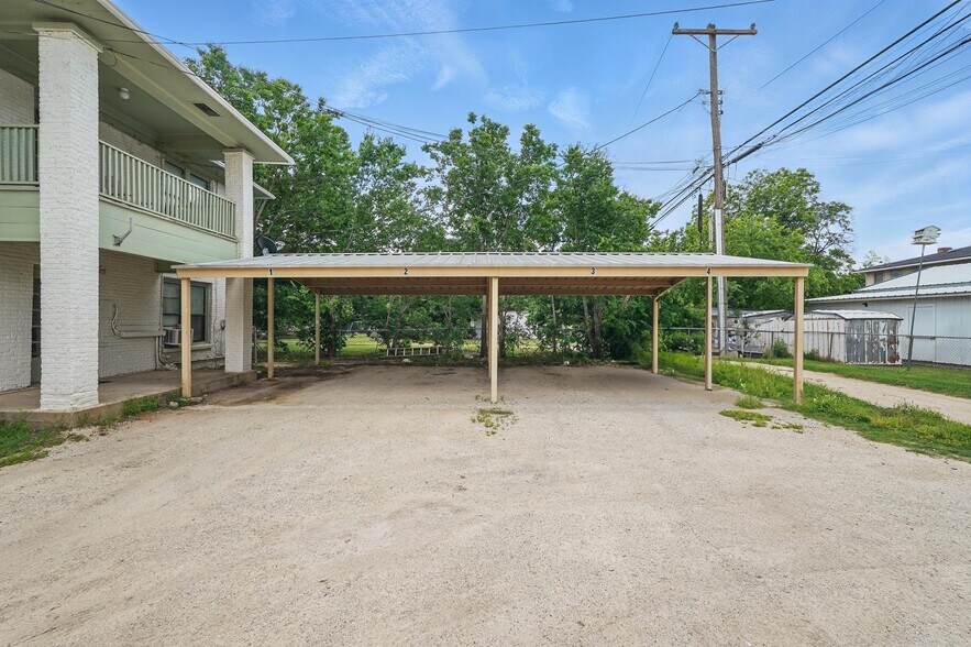 Building Photo - 642 Beech St