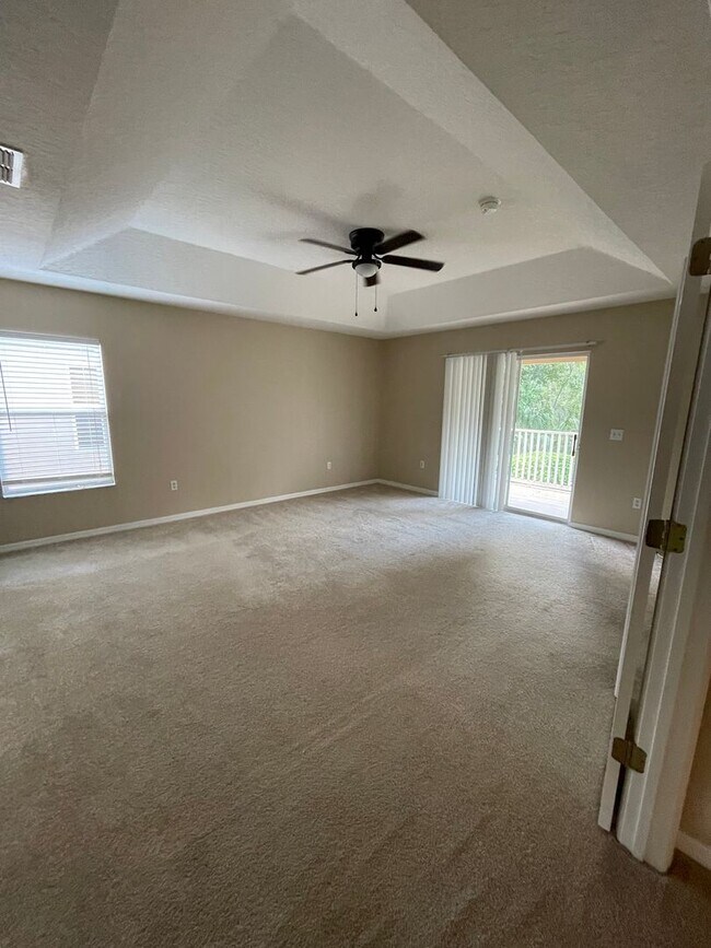 Building Photo - Home For Rent in Gated Stonebrook Neighbor...