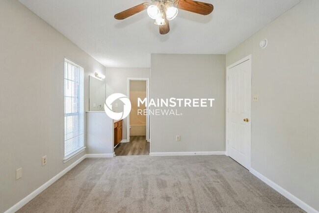 Building Photo - 4 Bedroom Pet-Friendly Home in Horn Lake, MS with Main Street Renewal