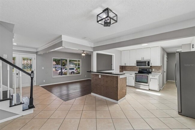 Building Photo - 7111 Gateway Ct