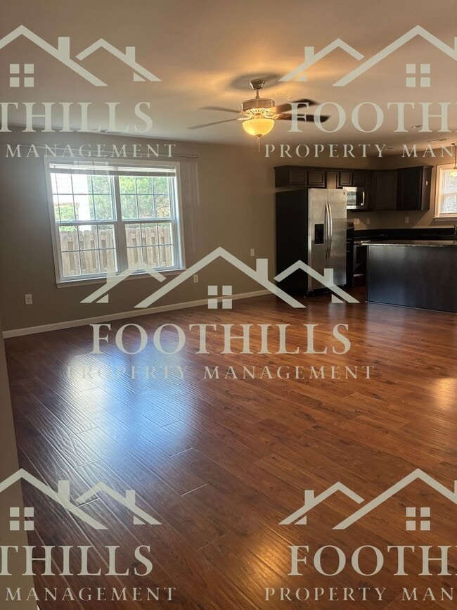 Building Photo - 118 Gallant Ln